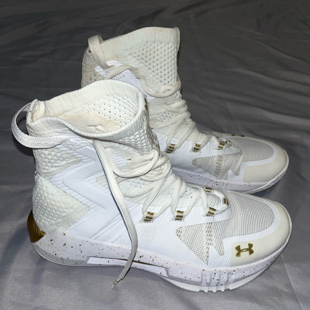Under Armor Women's Highlight Ace 2.0 Volleyball Shoes
